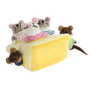 Famille souris dans le fromage
